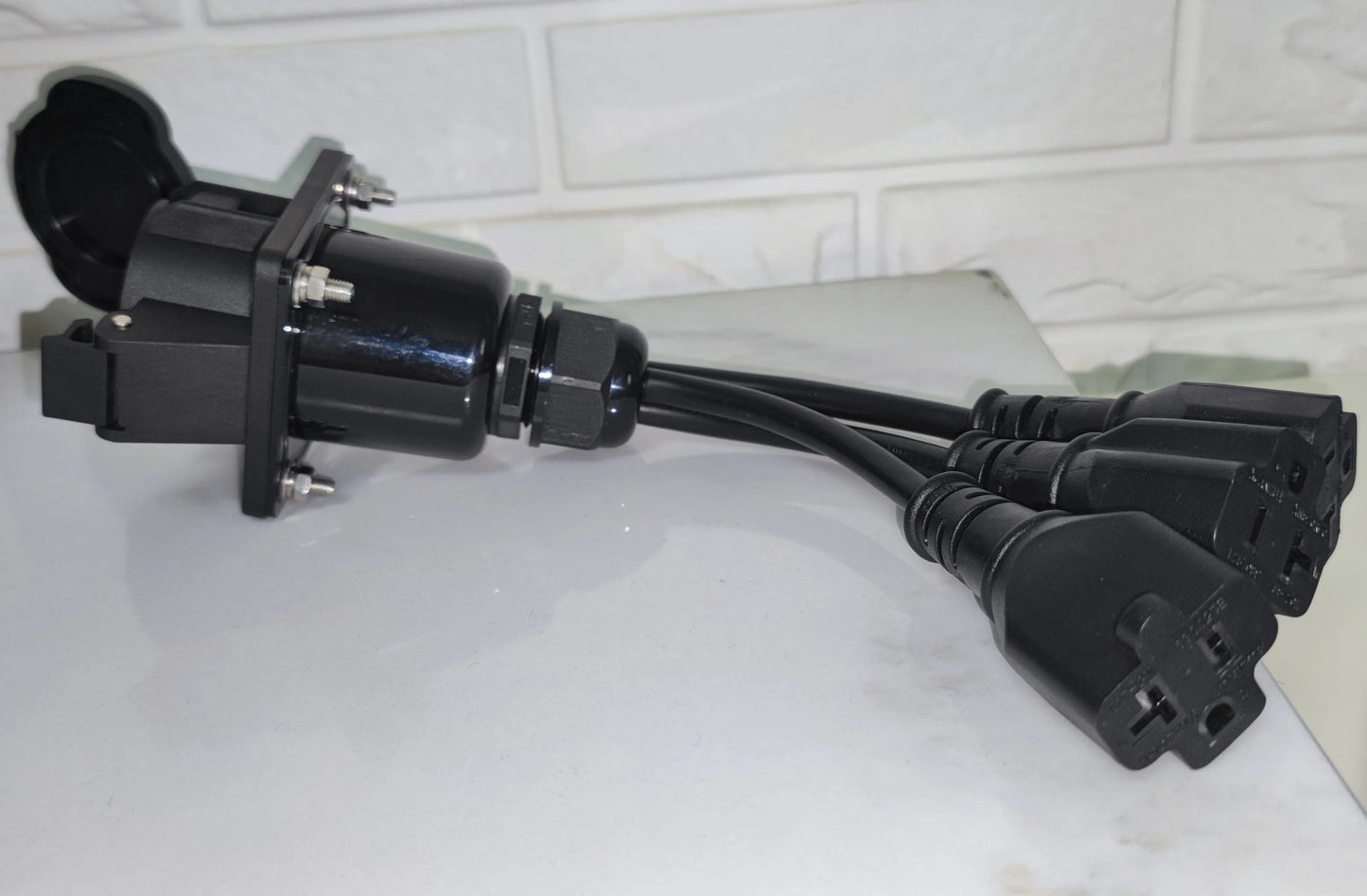 Type 1 SAE J1772 to Socket NEMA 5-15 AC 220V Charger Station Discharger Connector Adapter EVSE Plug for RV Camper Electric Scoot
