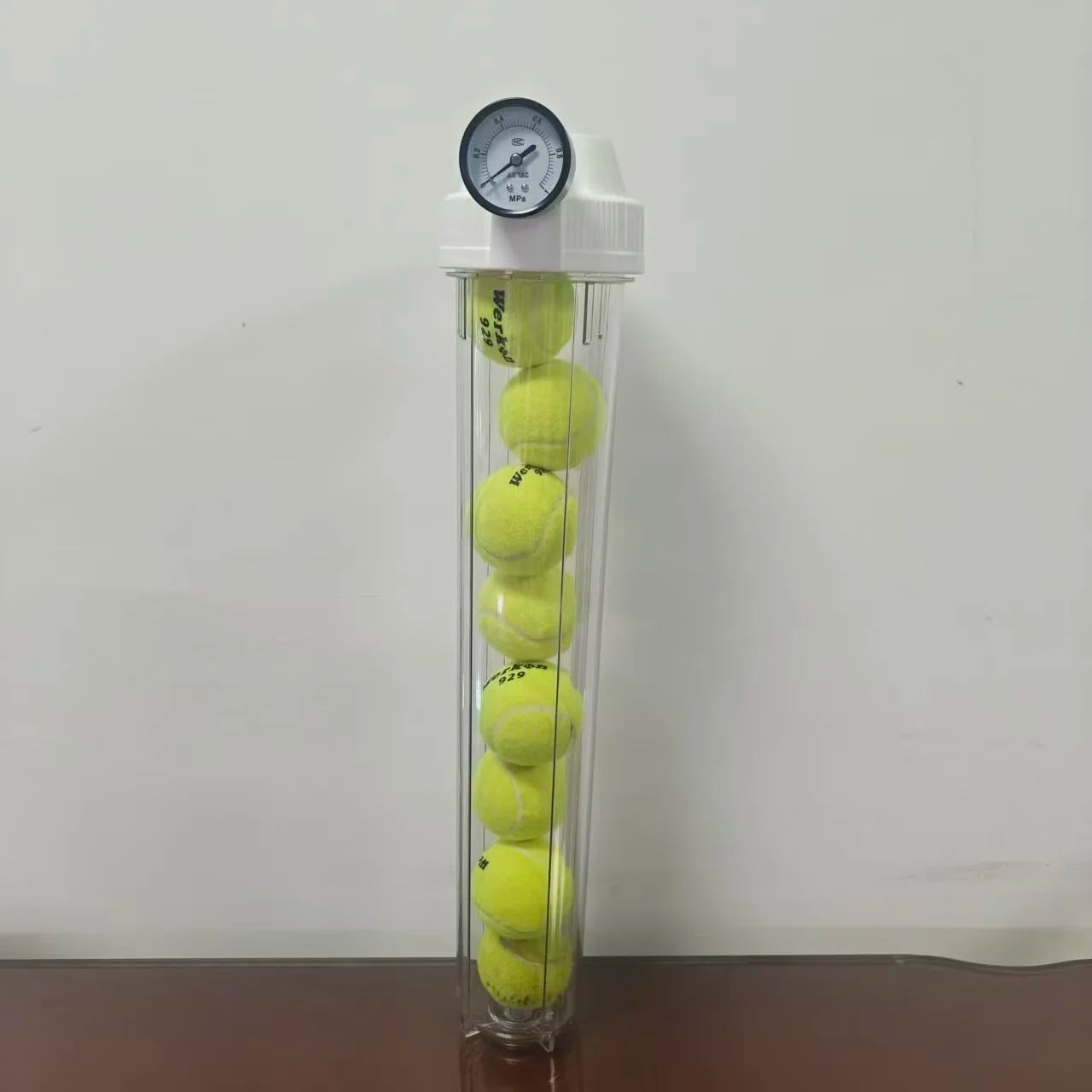 The Tennis Pressure Tank Can Hold 4/8 Tennis Balls Lt Is Leak Proof And Can Inflate Greatly Extending The Practical Life