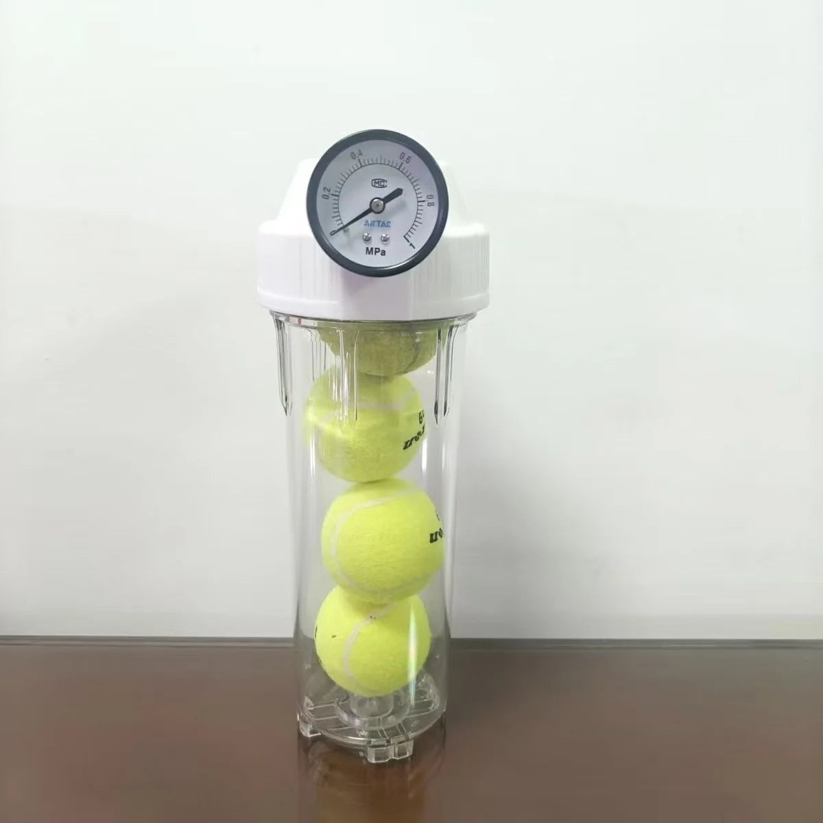 The Tennis Pressure Tank Can Hold 4/8 Tennis Balls Lt Is Leak Proof And Can Inflate Greatly Extending The Practical Life